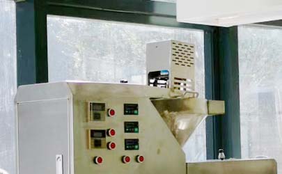 基準研制的鮮米粉機正式推向市場